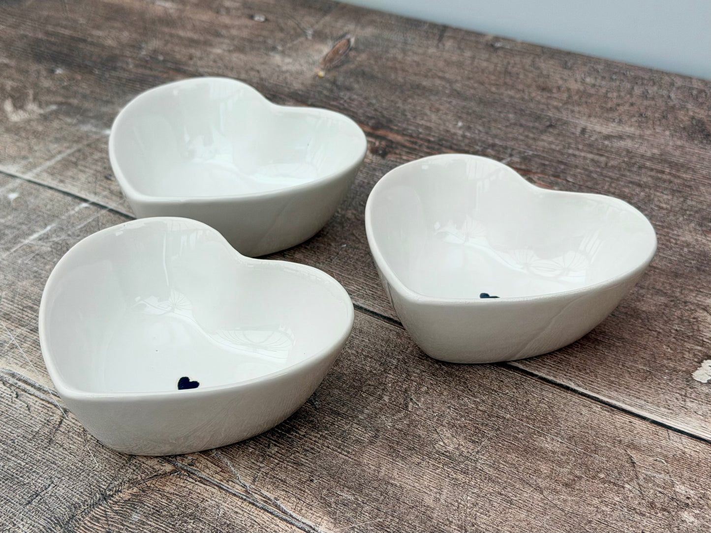 Set of 3 Small White Heart Bowls, 9.5cm
