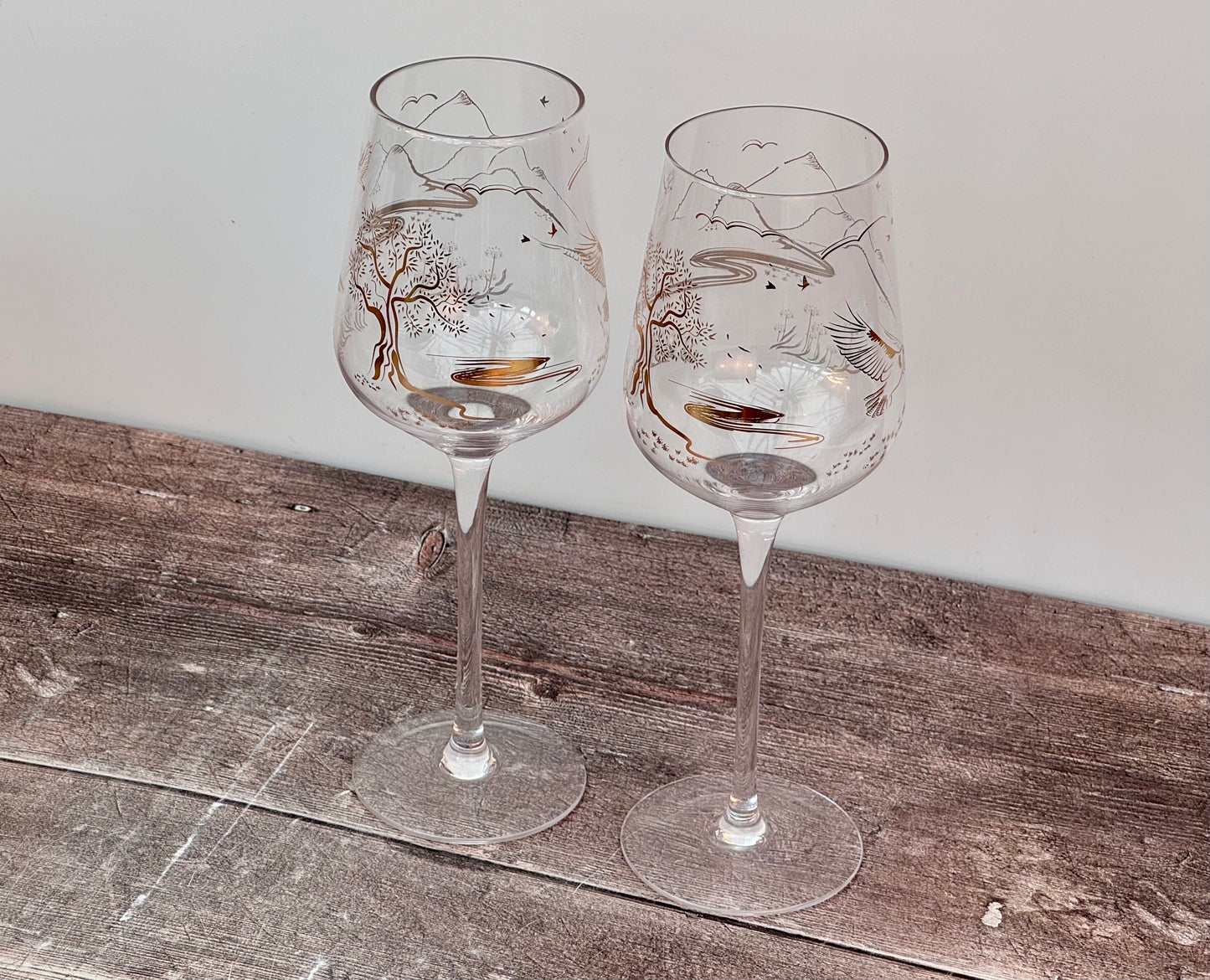 Set of 2 Gold Patterned Wine Glasses