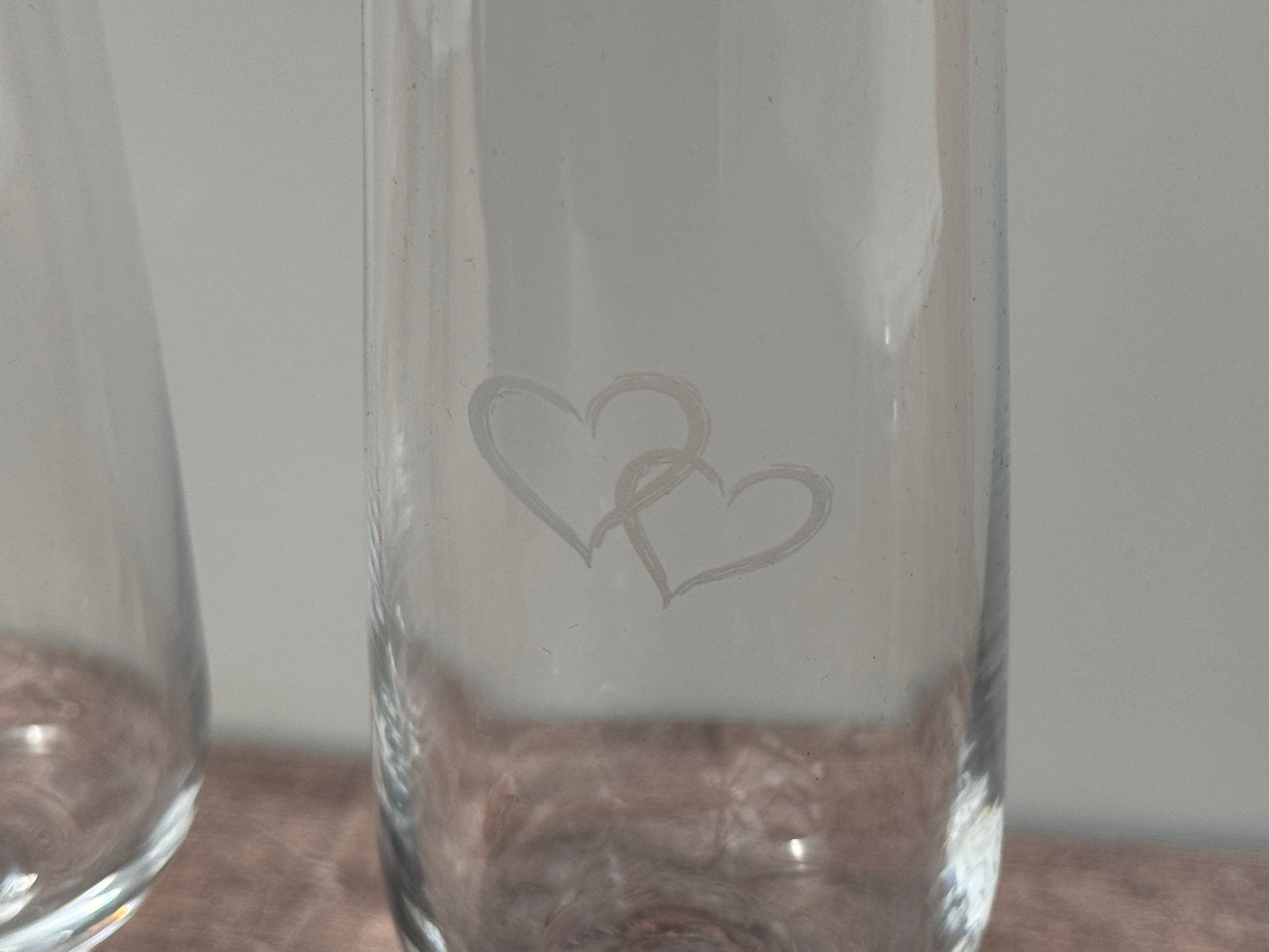 Set of 2 Heart Patterned Champagne Flute Glasses