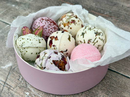 Love is all Around Bath Melt Set