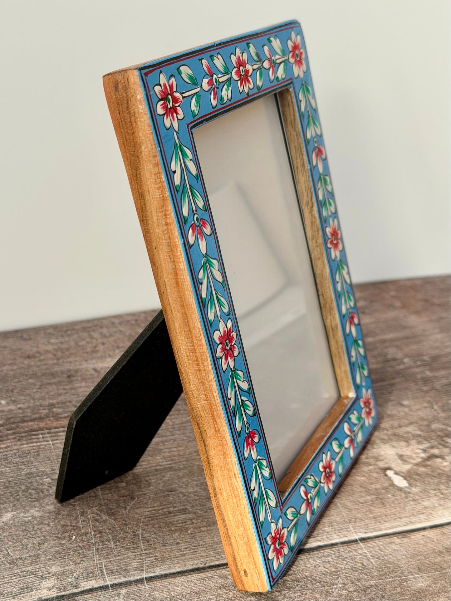 Hand Painted Photo Frame 4’ x 6’ - Pale Blue Flower Design