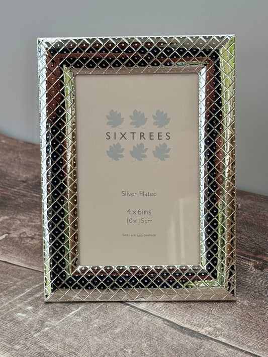 Sixtrees Silver Plated Diamond Patterned Photo Frame, 4’ x 6’