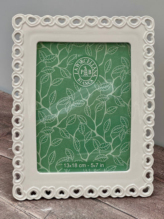 White Ceramic Heart Photo Frame, 5’ x 7’
