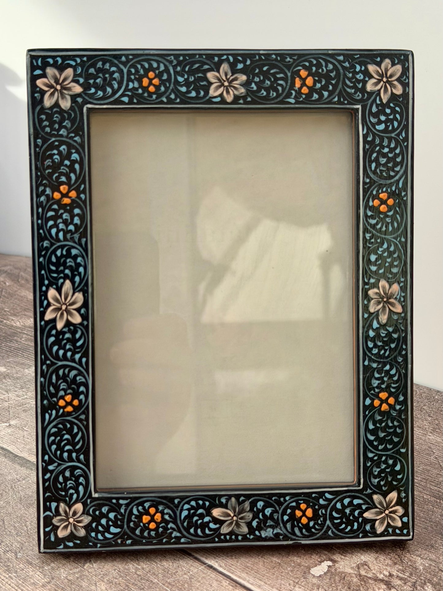 Hand Painted Photo Frame 5’ x 7’ - Black and Pink Flower Design