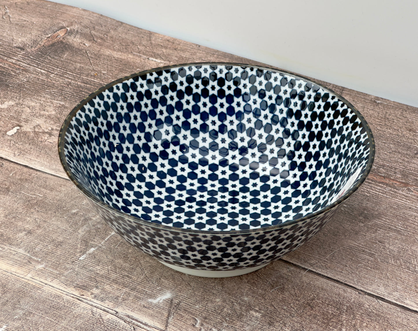 Star Patterned Japanese Serving Bowl, 19.5cm