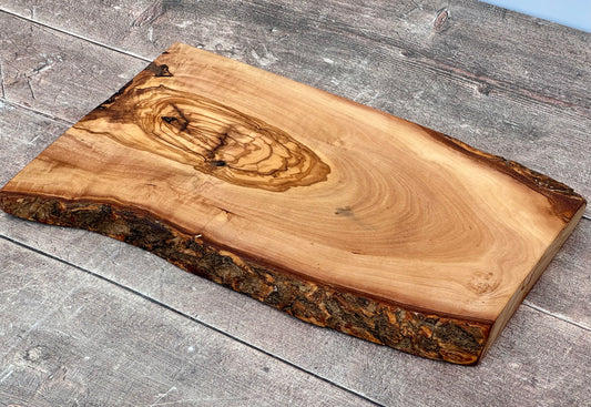 Olive Wood Rustic Edge Serving/Cheese/Chopping Board, Grain 3