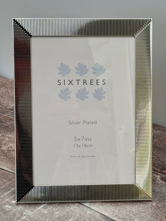 Sixtrees Silver Plated Striped Photo Frame, 5’ x 7’
