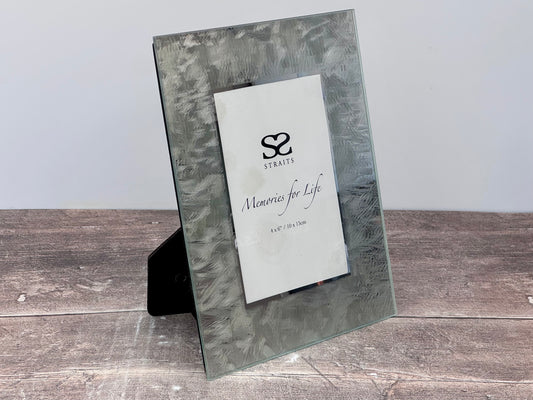 Ice Pattern Photo Frame, 4’ x 6’