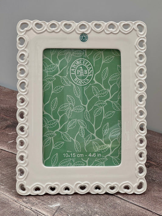 White Ceramic Heart Photo Frame, 4’ x 6’