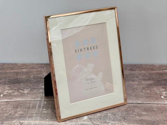 Sixtrees Rose Gold Photo Frame with Aperture, 5’ x 7’