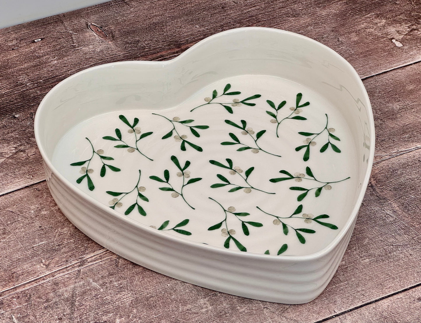 Sophie Conran Mistletoe Patterned Heart Baking Dish, 28cm