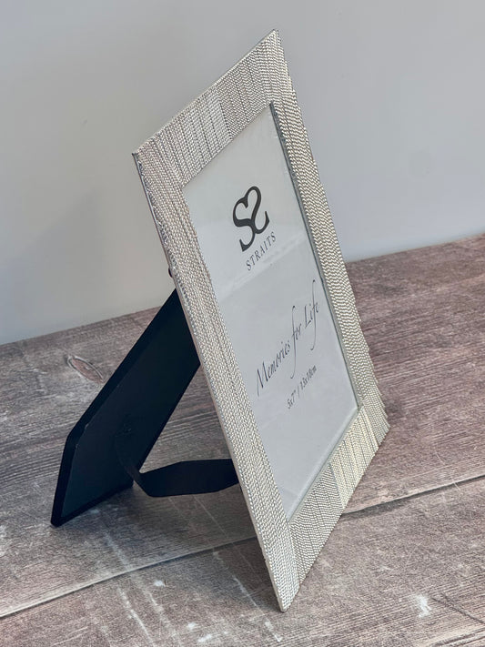 Silver Tone Line Pattern Photo Frame, 5’ x 7’