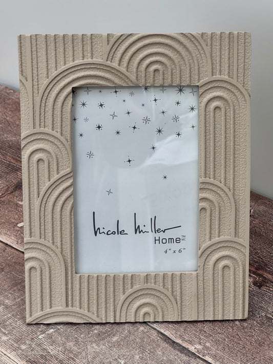 Nicole Miller Grey Arch Patterned Photo Frame, 4’ x 6’