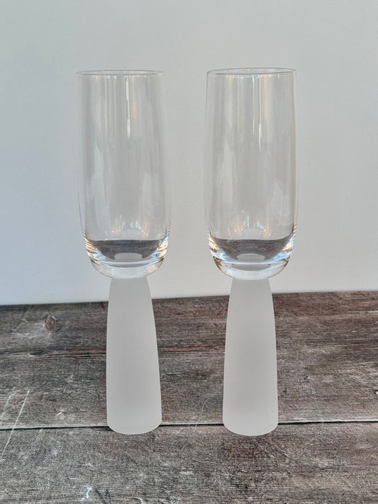 Set of 2 Champagne Flutes/Glasses with a Frosted Base