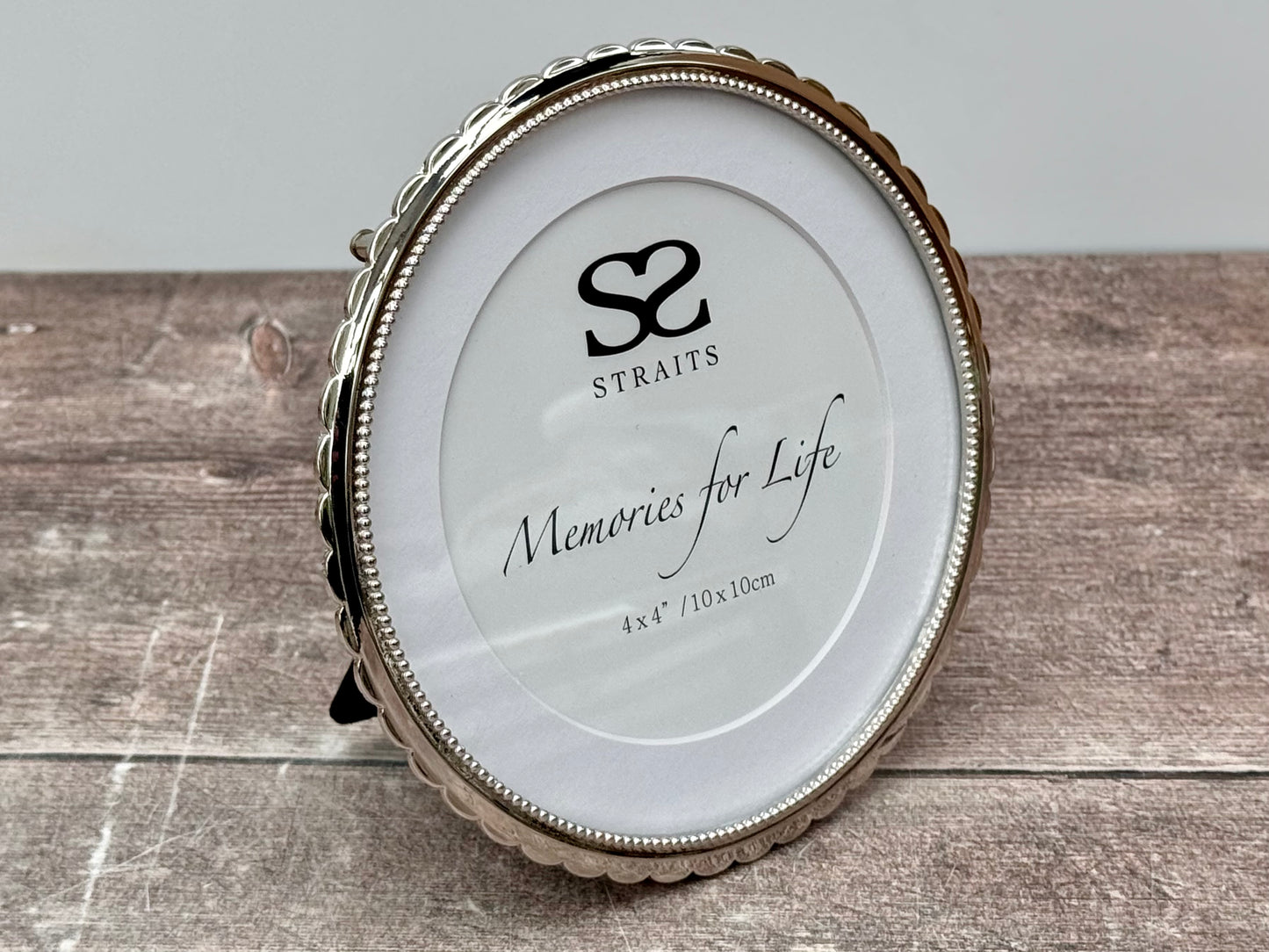Silver Tone Decorative Edge Circular Photo Frame, 4’ x 4’