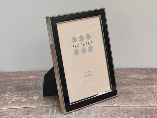 Sixtrees Black Border Photo Frame, 5’ x 7’