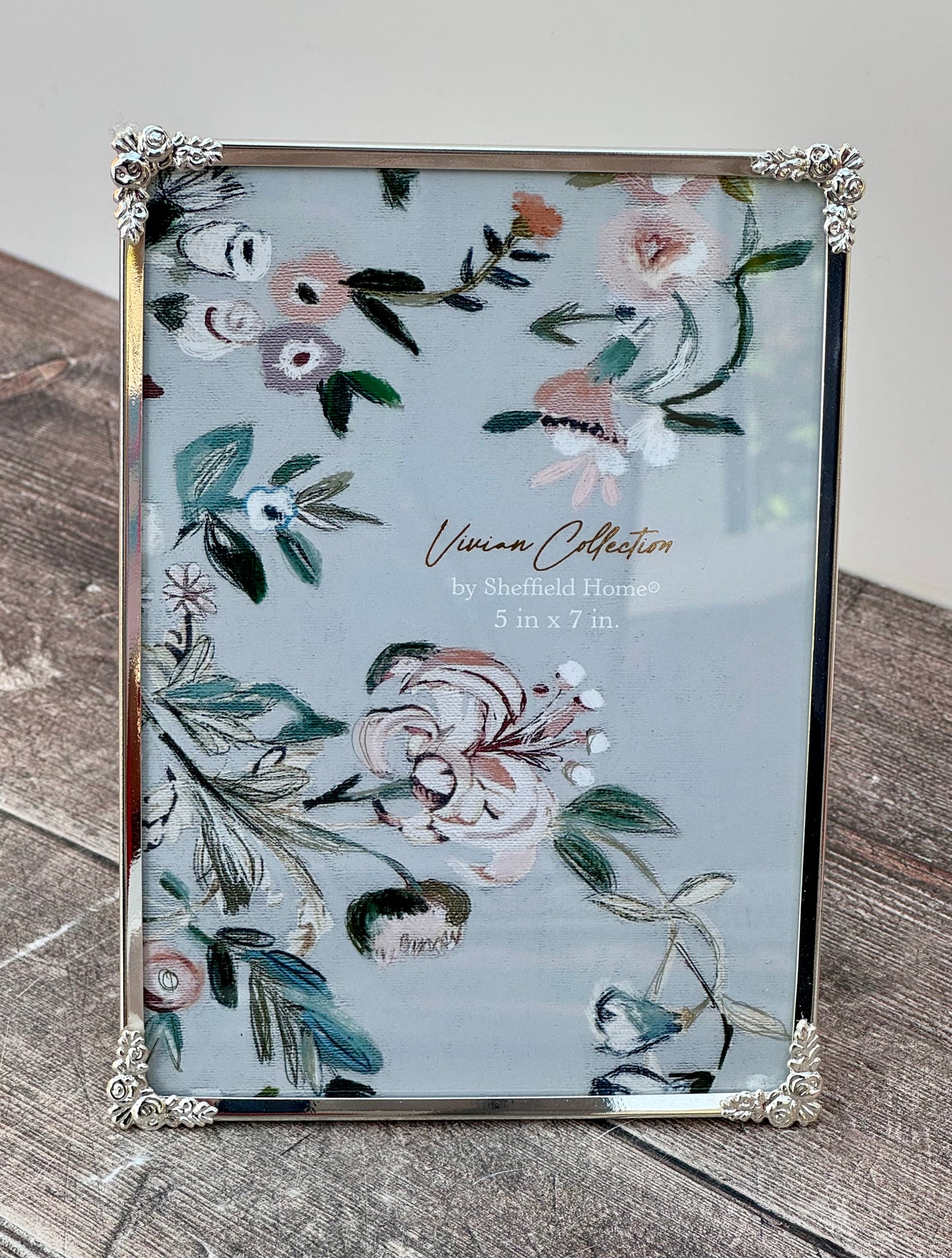 Flower Corner Silver Tone Photo Frame 5’ x 7’