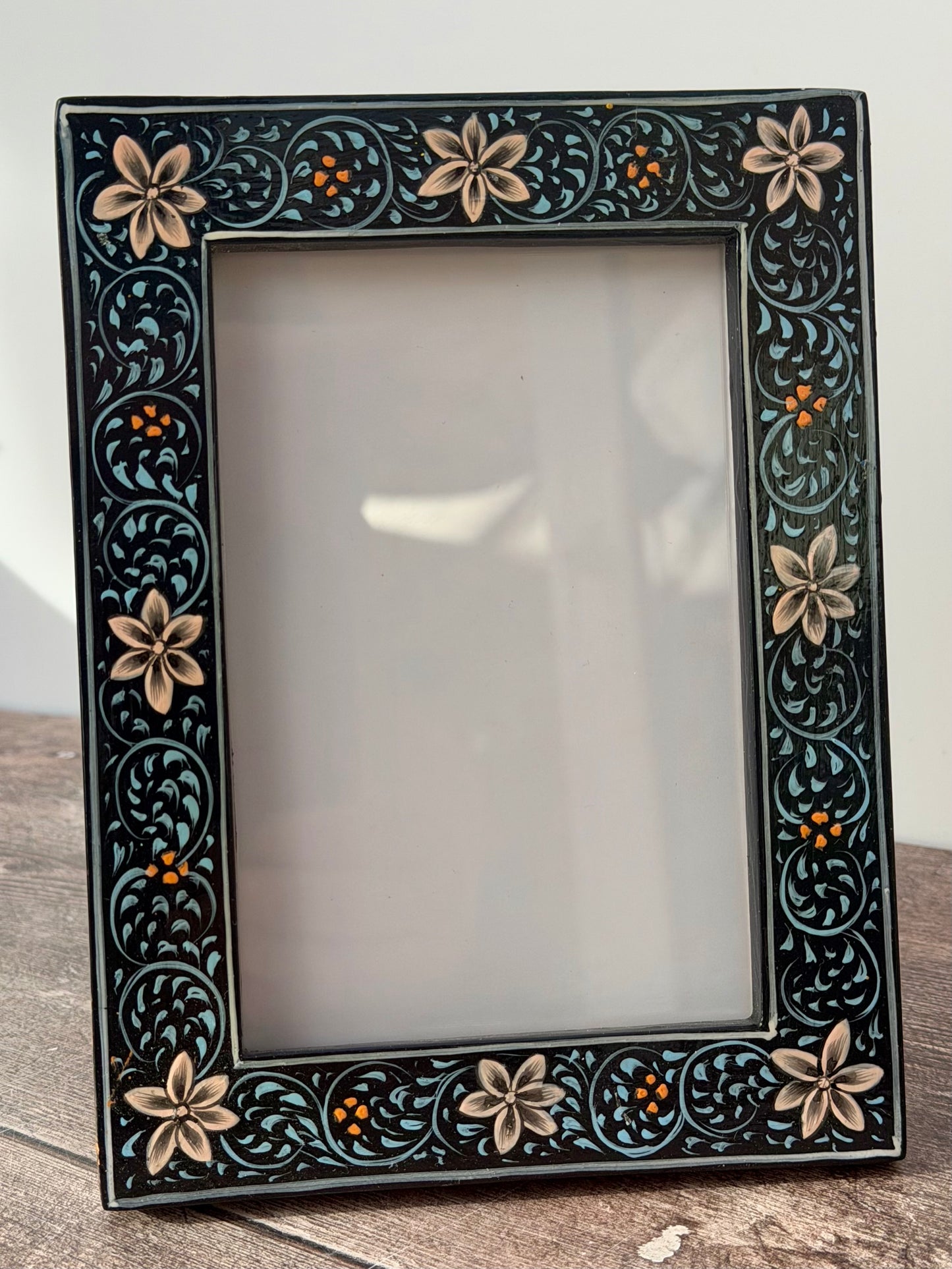 Hand Painted Photo Frame 4’ x 6’ - Black and Pink Flower Design