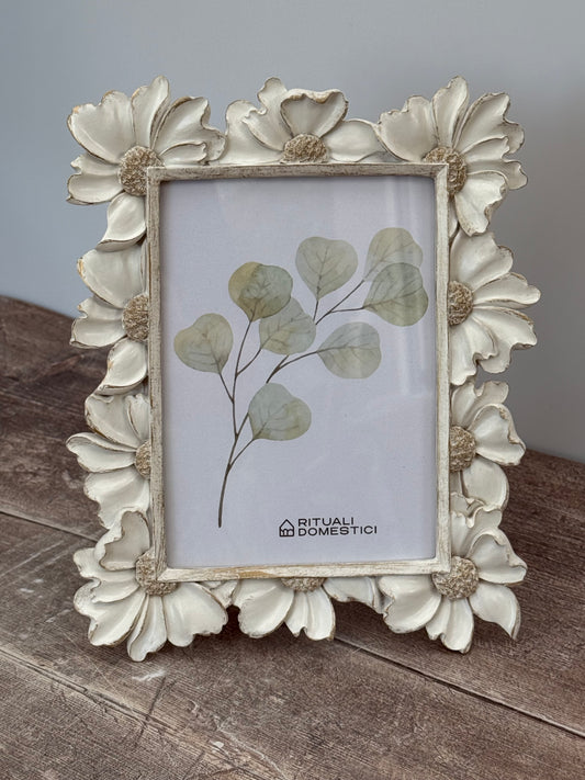 Flower Patterned Border Photo Frame, 5’ x 7’