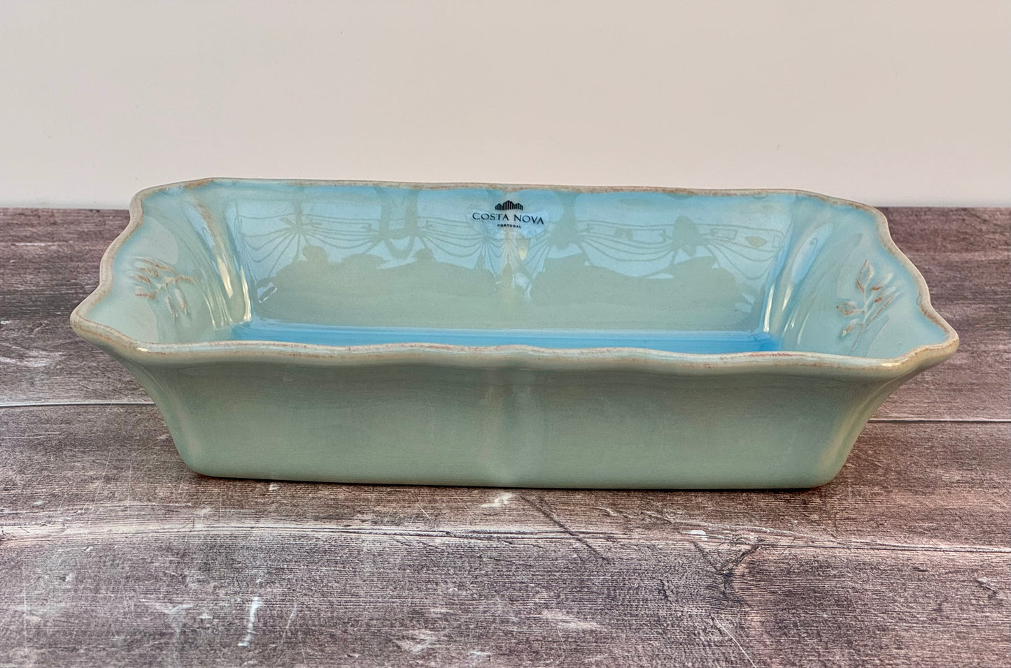 Green Rectangular Baking Dish with Leaf Design, 25cm